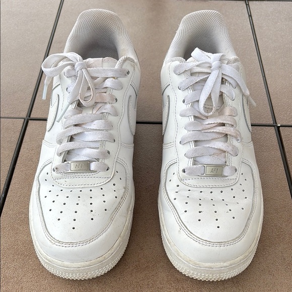 Nike Air Force 1 Men’s White Sneakers-8 - Picture 2 of 14